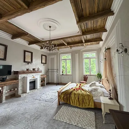 V Podzamci V Blizkosti Zamku Apartman *